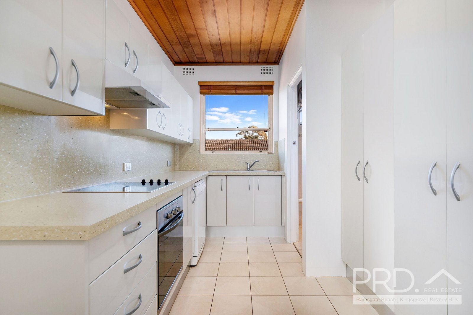 9/170 Russell Avenue DOLLS POINT 2