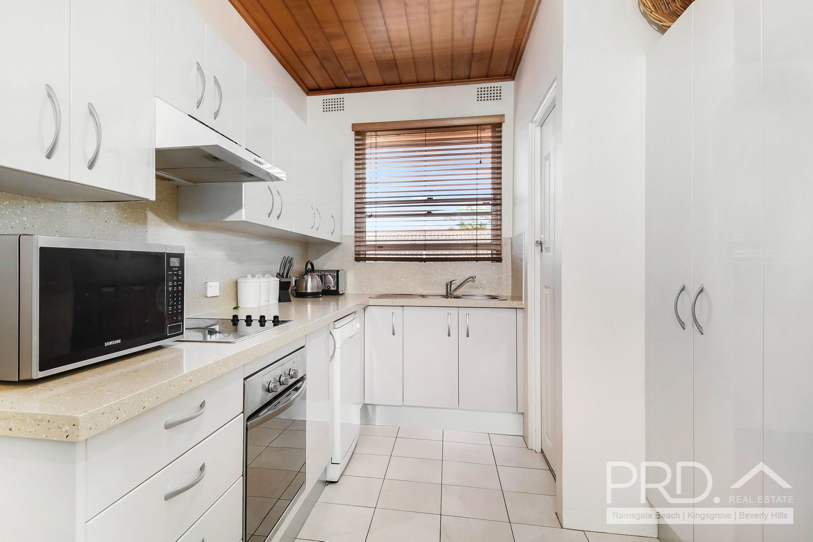 9/170 Russell Avenue DOLLS POINT 3