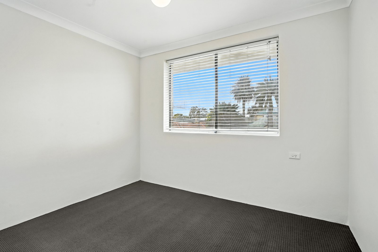 9/171 Derby St  Penrith 4