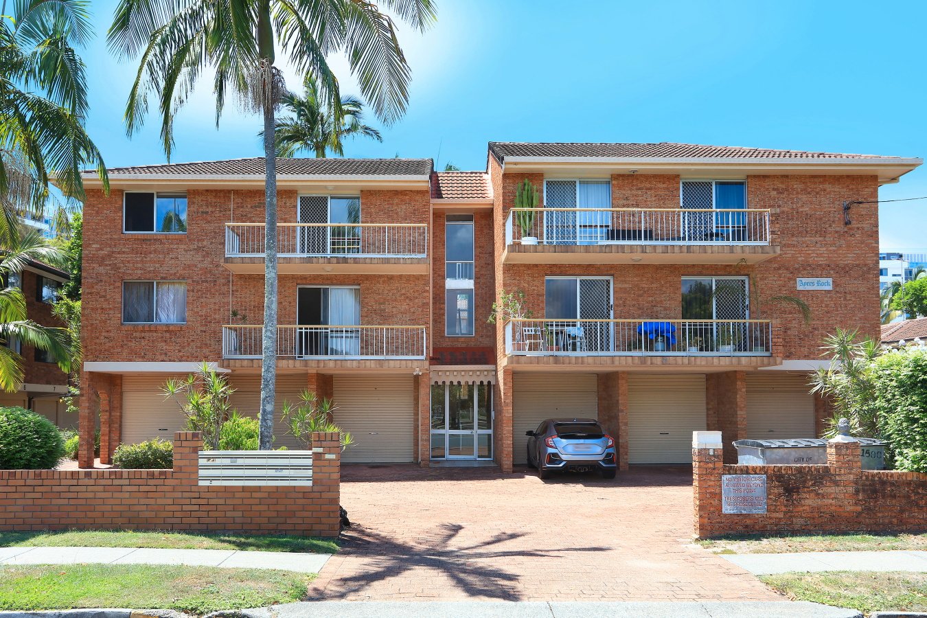 9/175 Muir Street LABRADOR 2