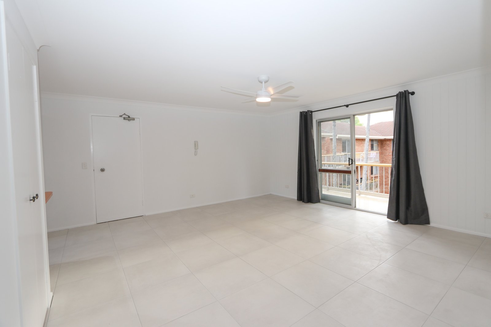 9/175 Muir Street LABRADOR 4