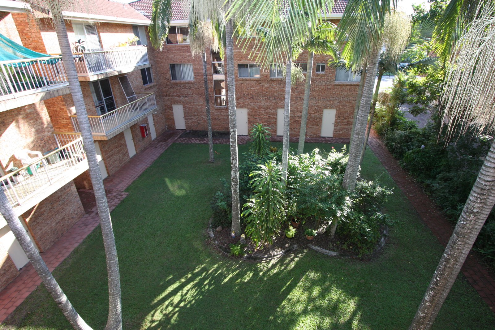 9/175 Muir Street LABRADOR 3