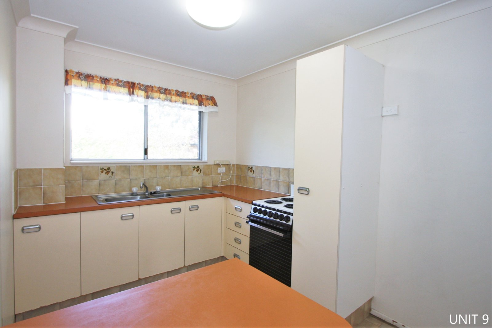 9/175 Muir Street LABRADOR 6