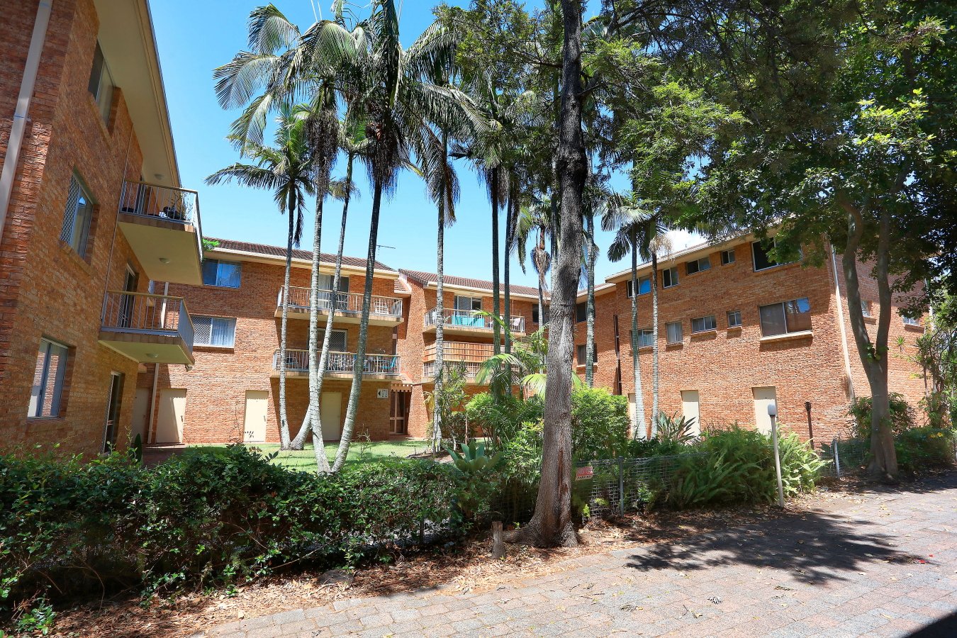 9/175 Muir Street LABRADOR 14