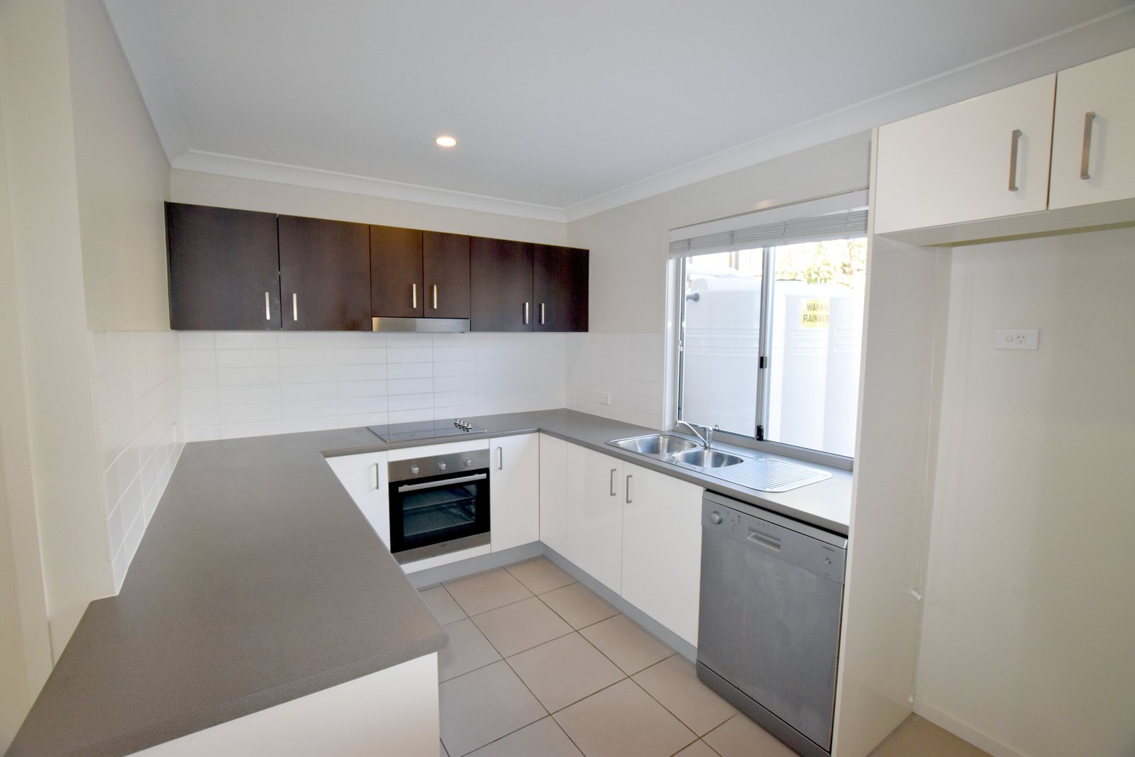 9/18 Mccann Street SOUTH GLADSTONE 2