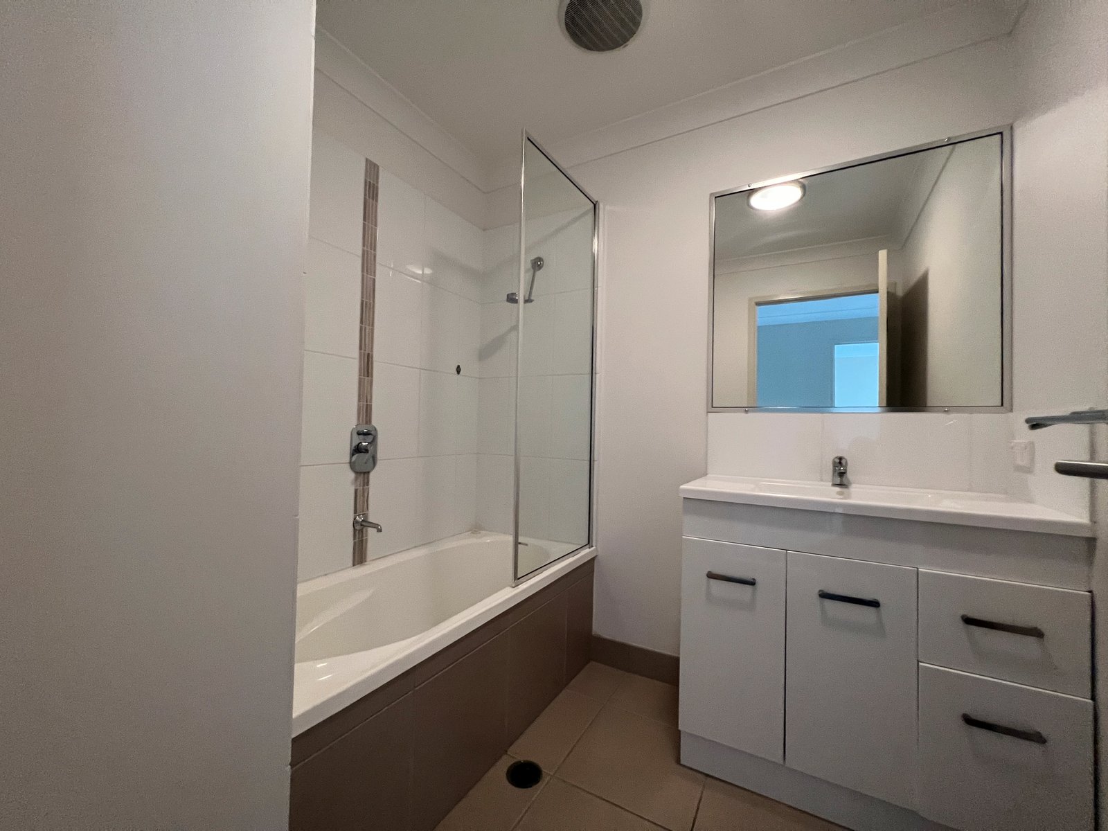 9/18 Mccann Street SOUTH GLADSTONE 4