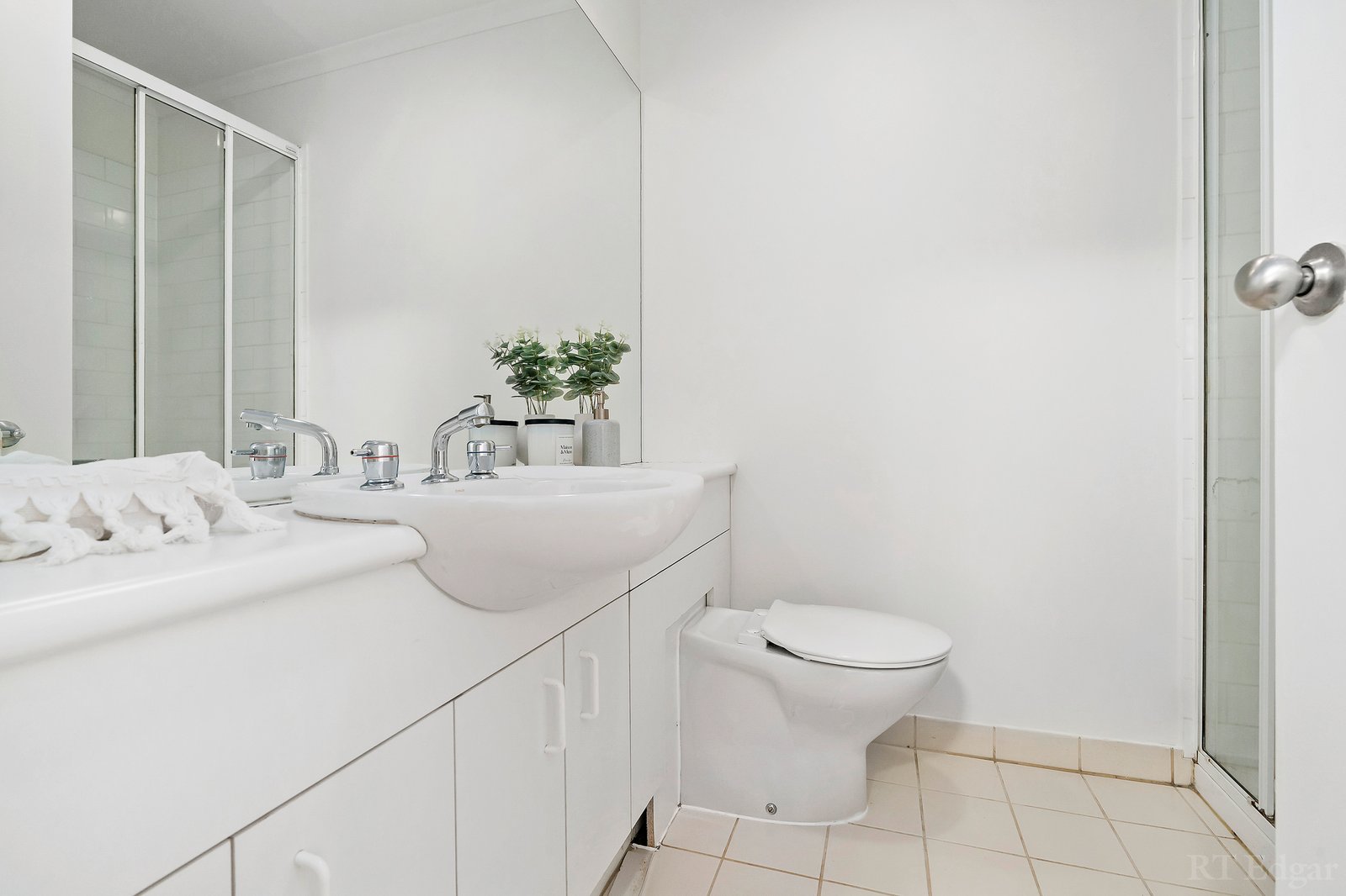 Real Estate and Property in 9/19 Vaughan Crescent, Kew, VIC