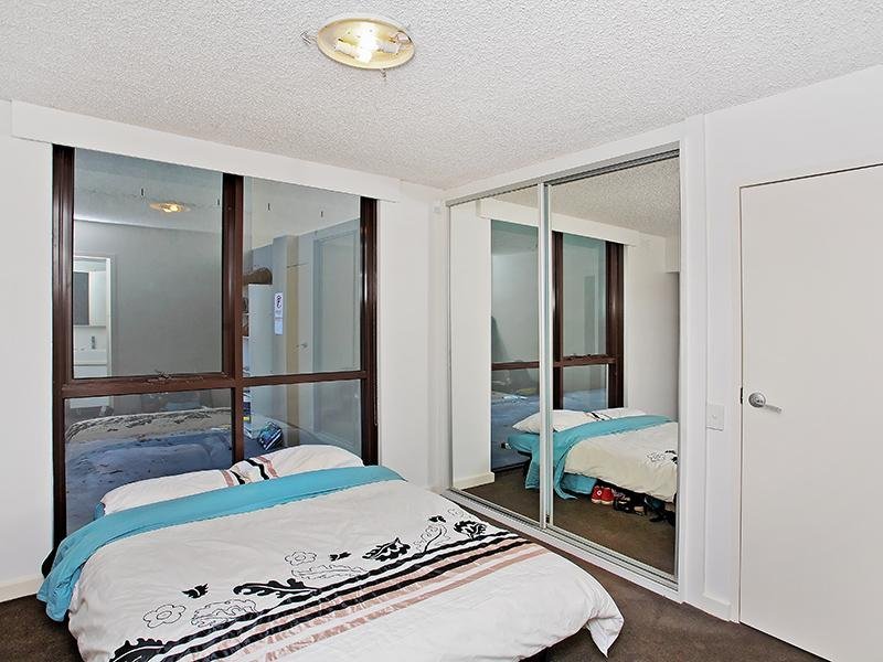 Gallery: 9/192 Cecil Street
