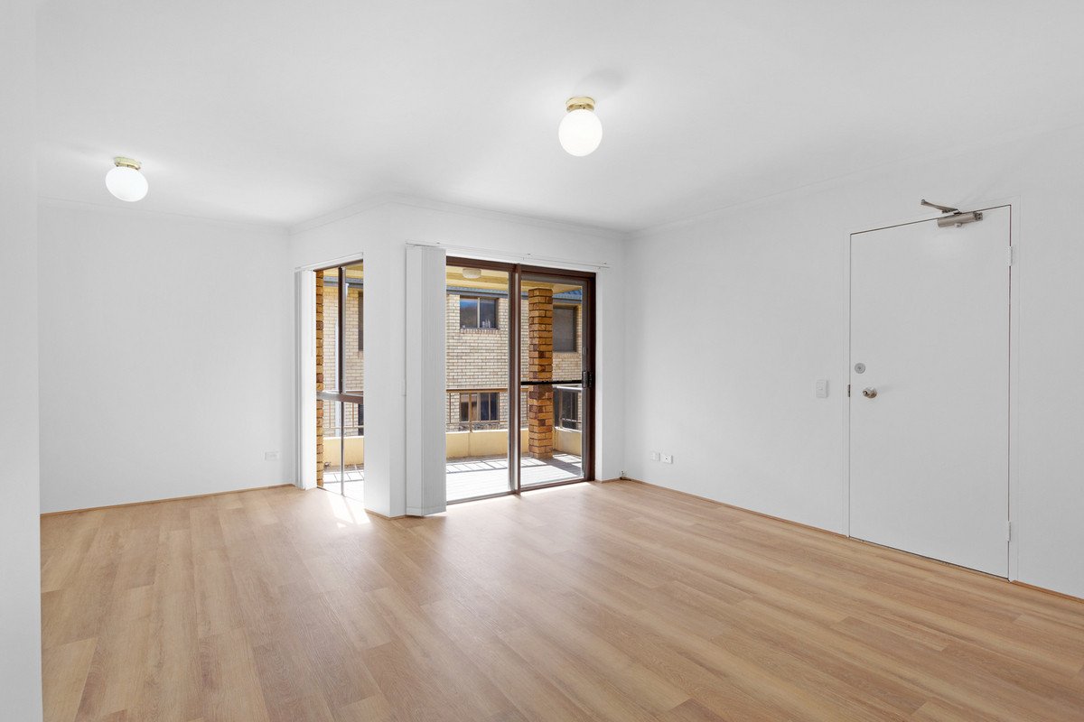 9/1925 Gold Coast Highway BURLEIGH HEADS 4