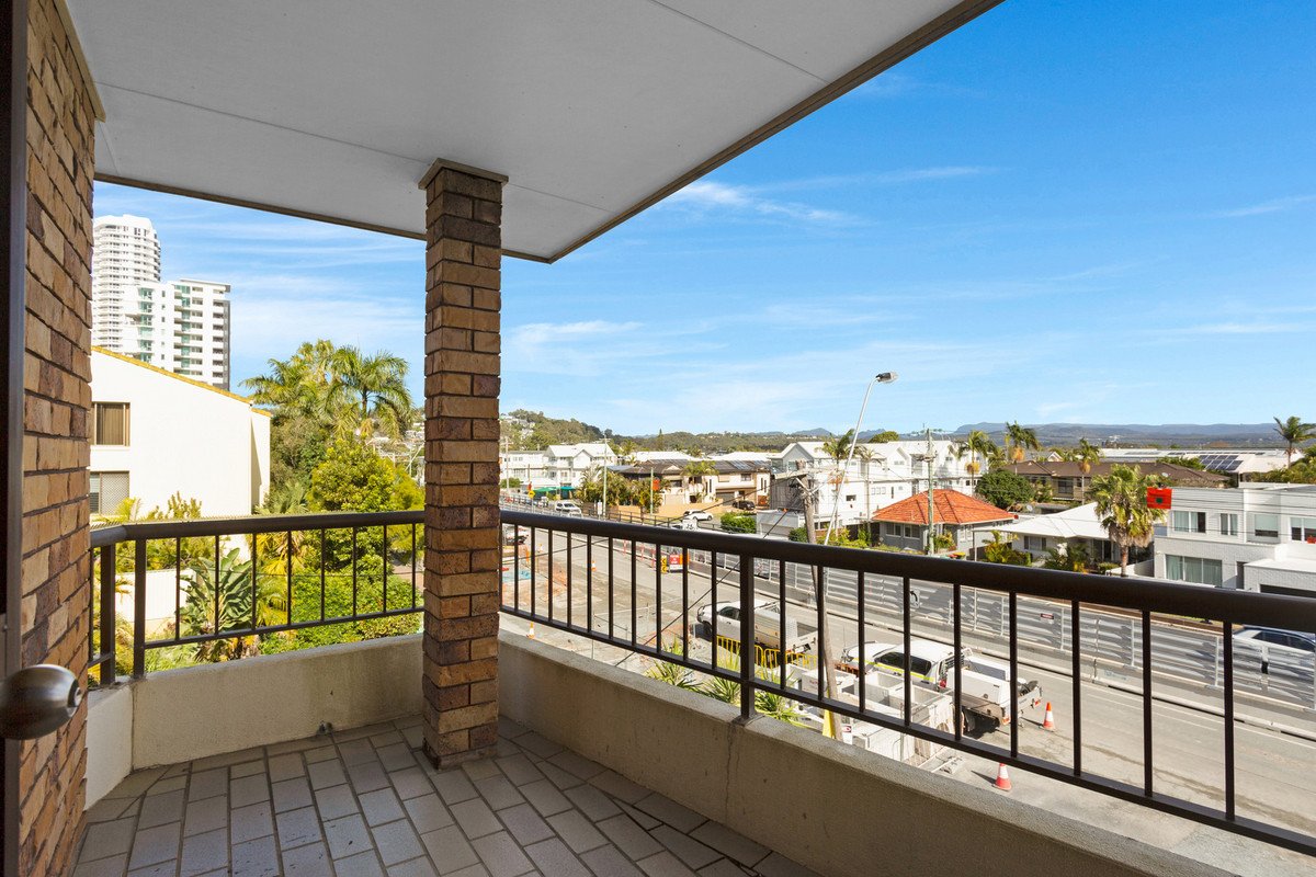 9/1925 Gold Coast Highway BURLEIGH HEADS 10
