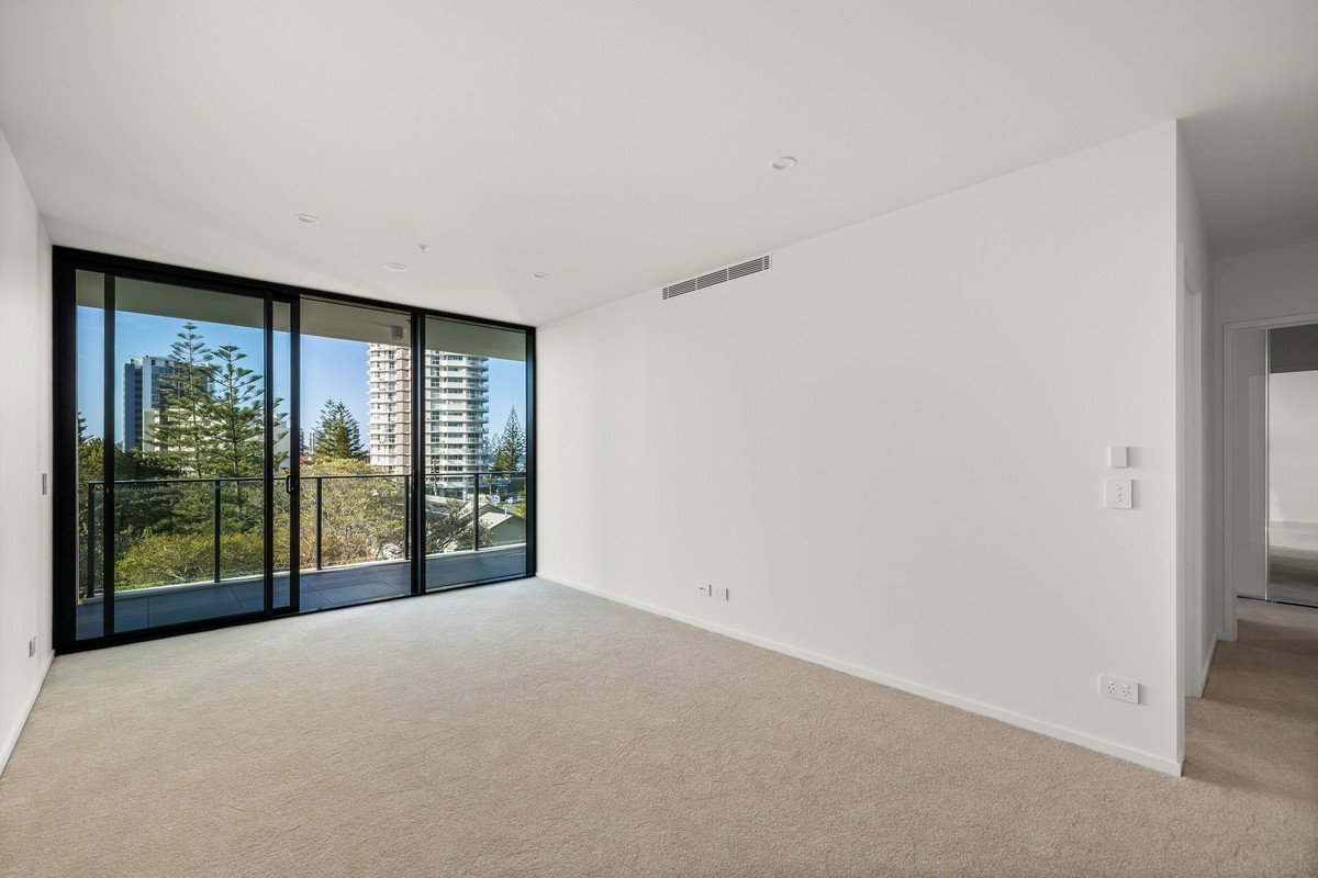 9/1969-1971 Gold Coast Highway Burleigh Heads 3