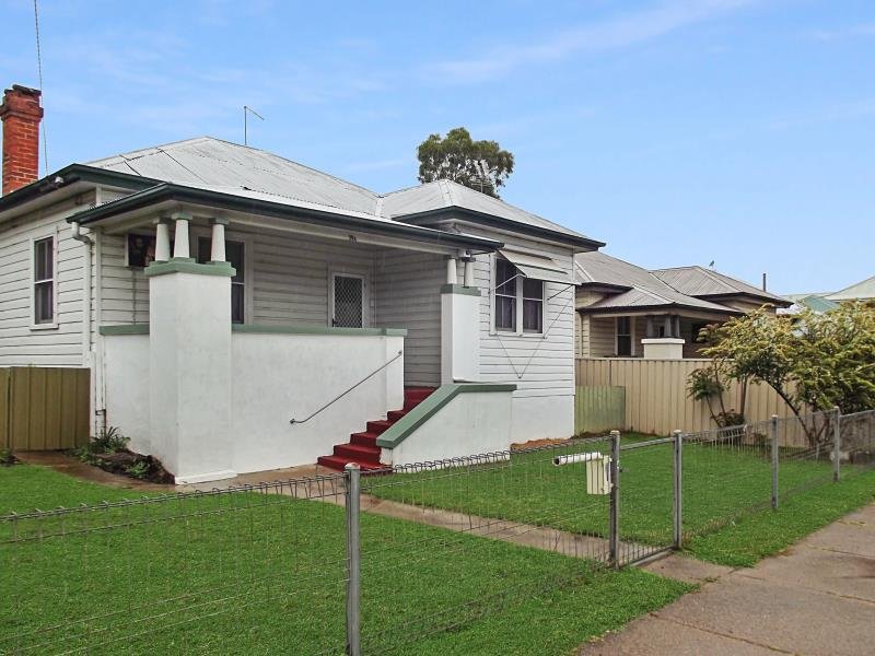 91a Ebsworth Street TAMWORTH 1