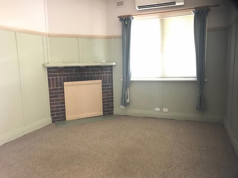 91a Ebsworth Street TAMWORTH 2
