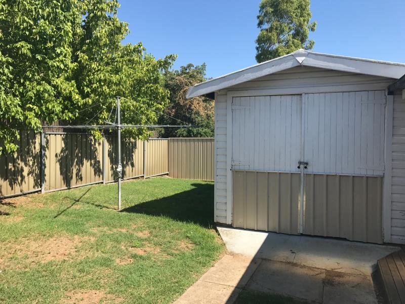 91a Ebsworth Street TAMWORTH 8