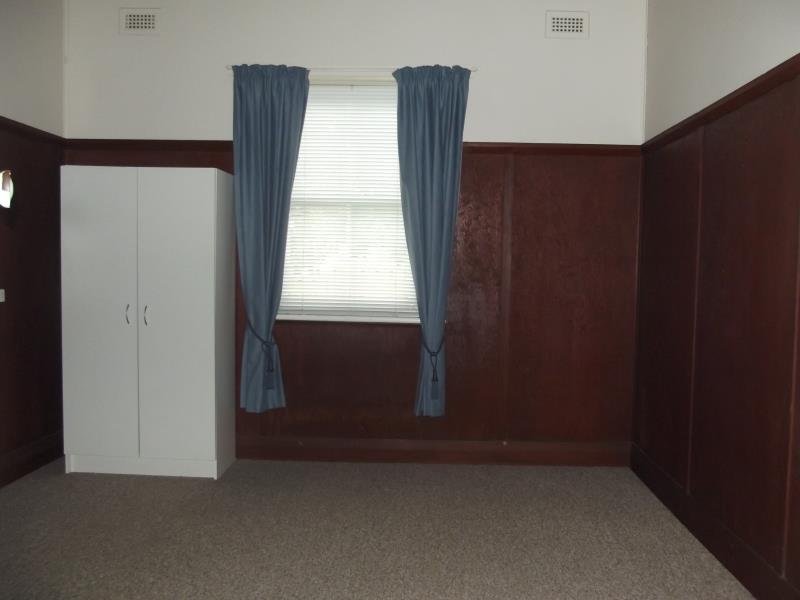 91a Ebsworth Street TAMWORTH 6