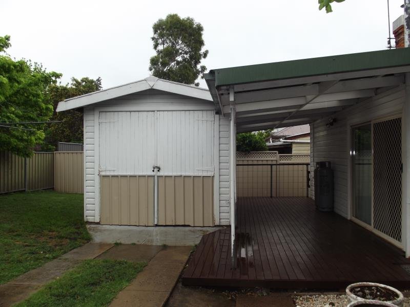 91a Ebsworth Street TAMWORTH 8