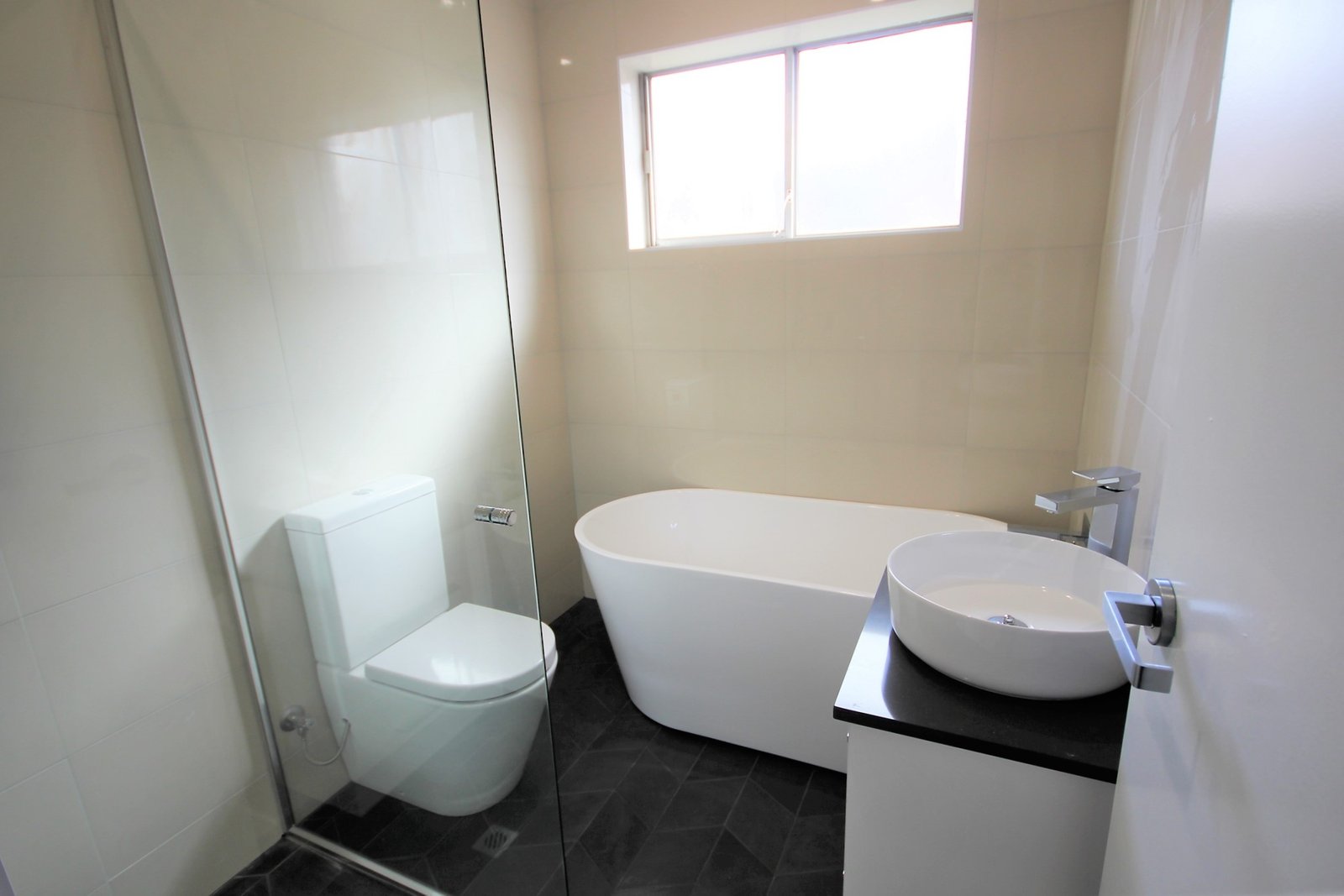 9/2-4 Guinea Street KOGARAH 3