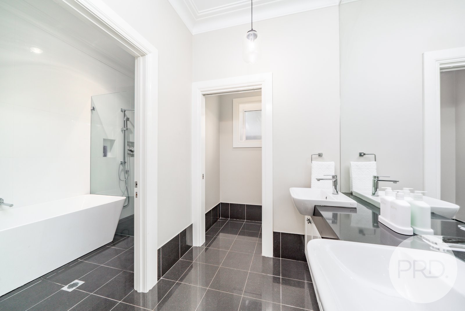 92 Best Street WAGGA WAGGA 13