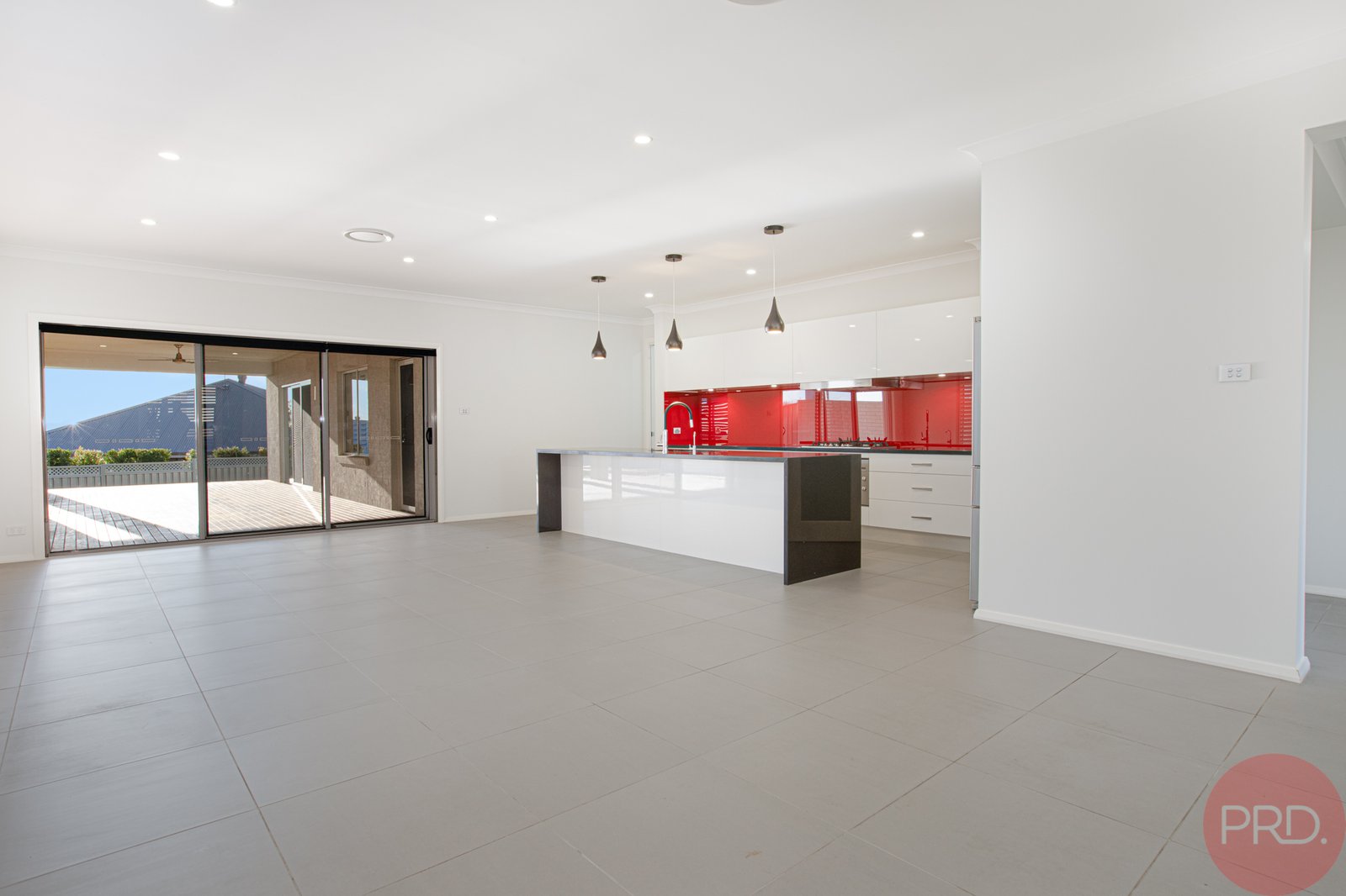 92 Canterbury Drive RAWORTH 2