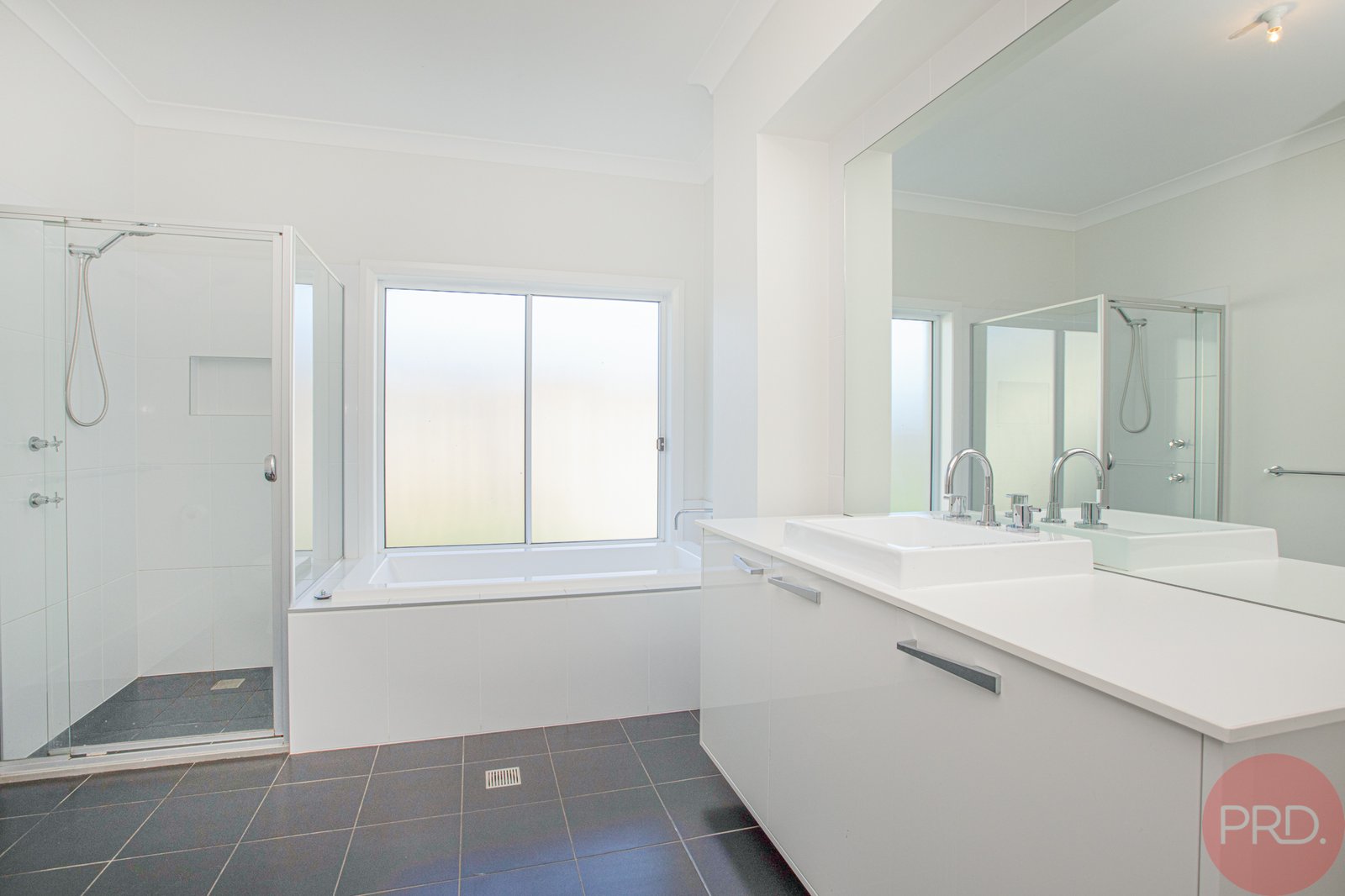 92 Canterbury Drive RAWORTH 16