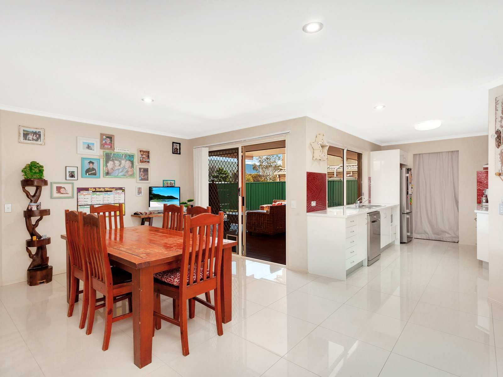 92 Cassowary Drive BURLEIGH WATERS 5
