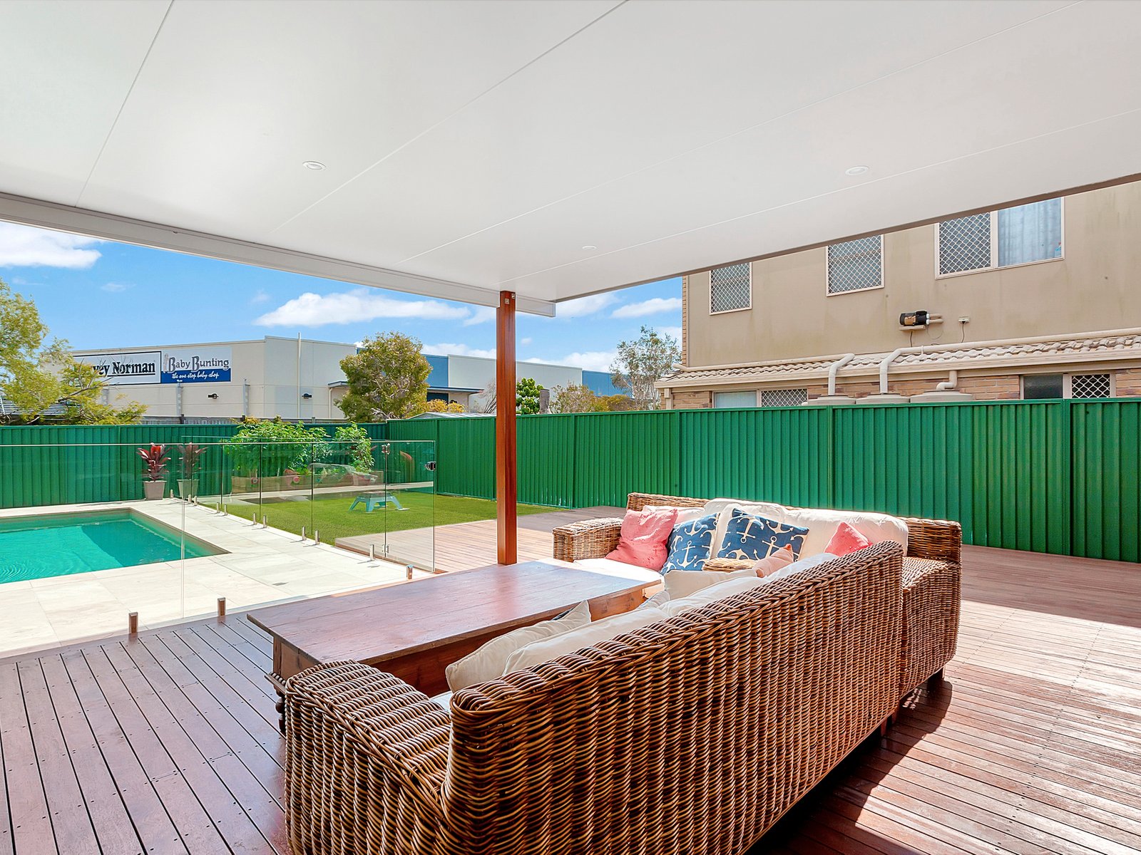 92 Cassowary Drive BURLEIGH WATERS 6