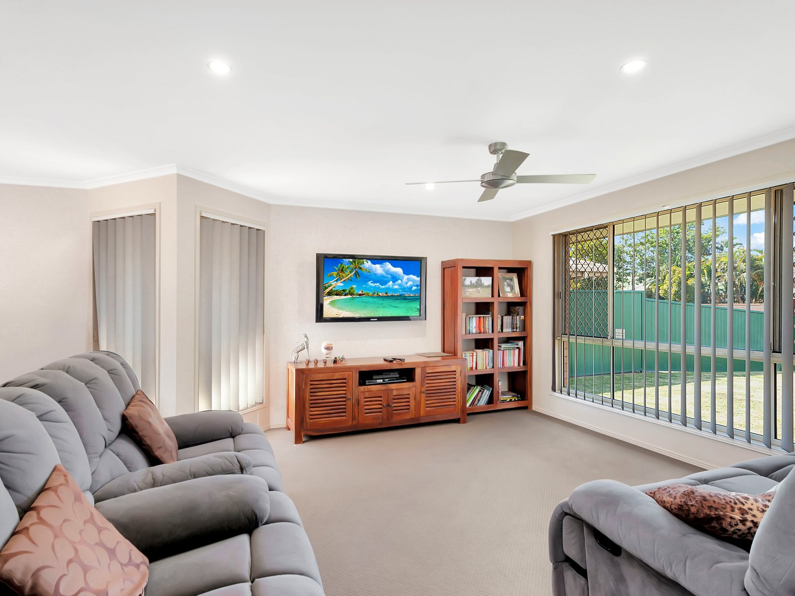 92 Cassowary Drive BURLEIGH WATERS 7