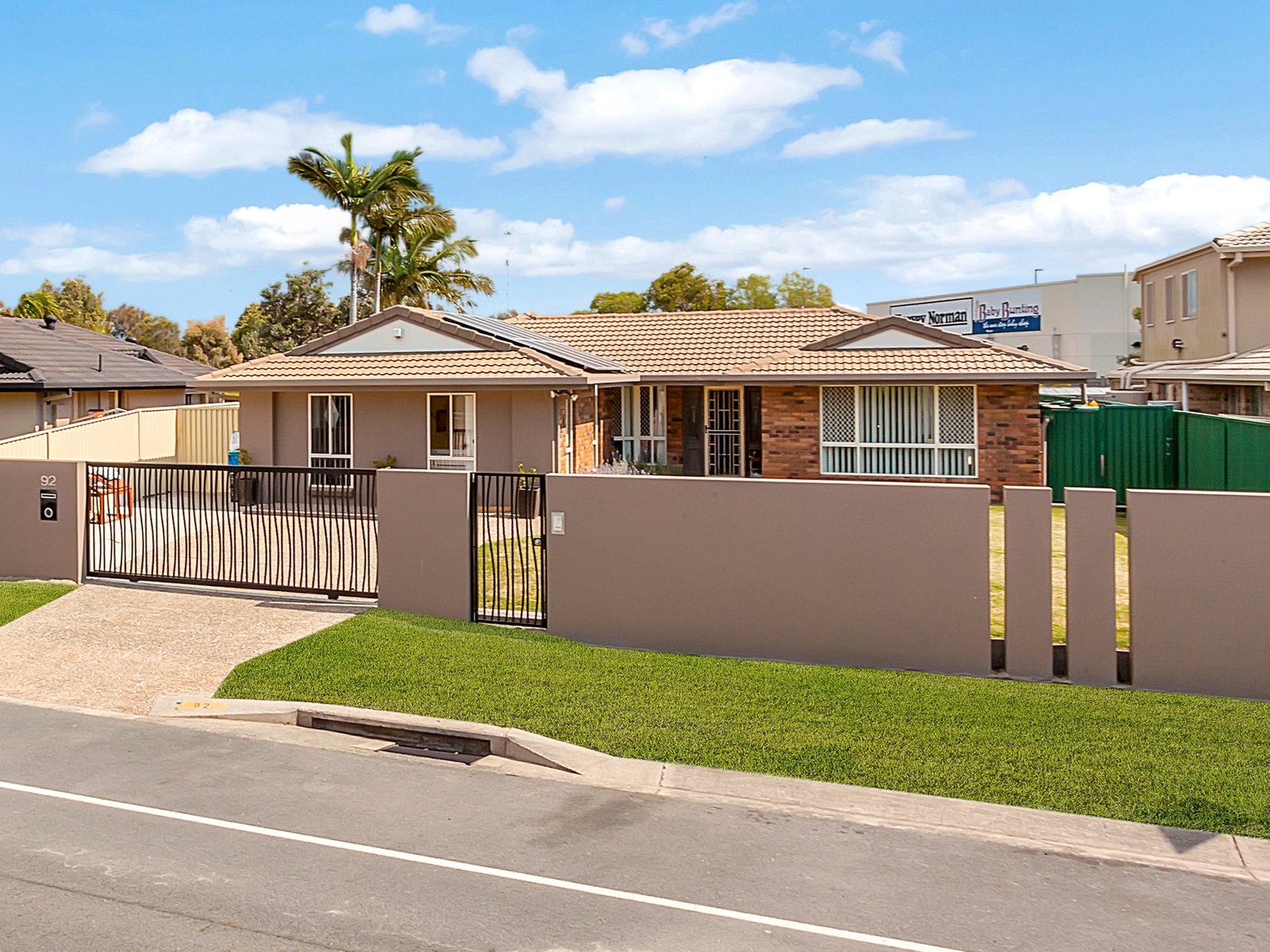92 Cassowary Drive BURLEIGH WATERS 16