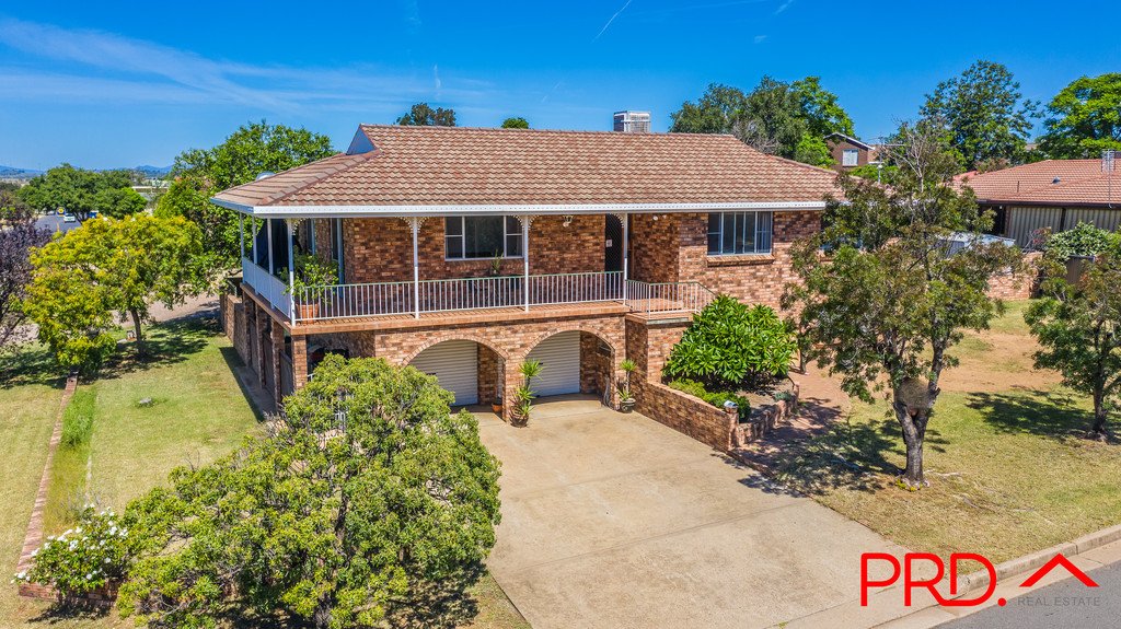 92 Edward Street TAMWORTH 2