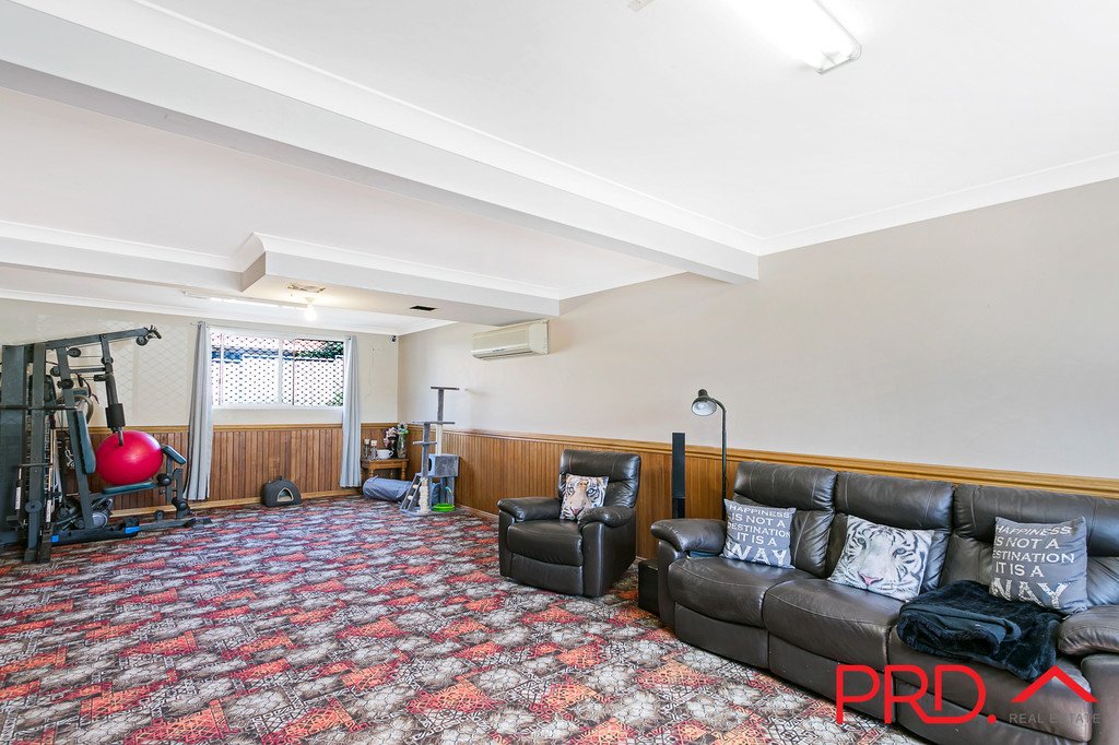 92 Edward Street TAMWORTH 16