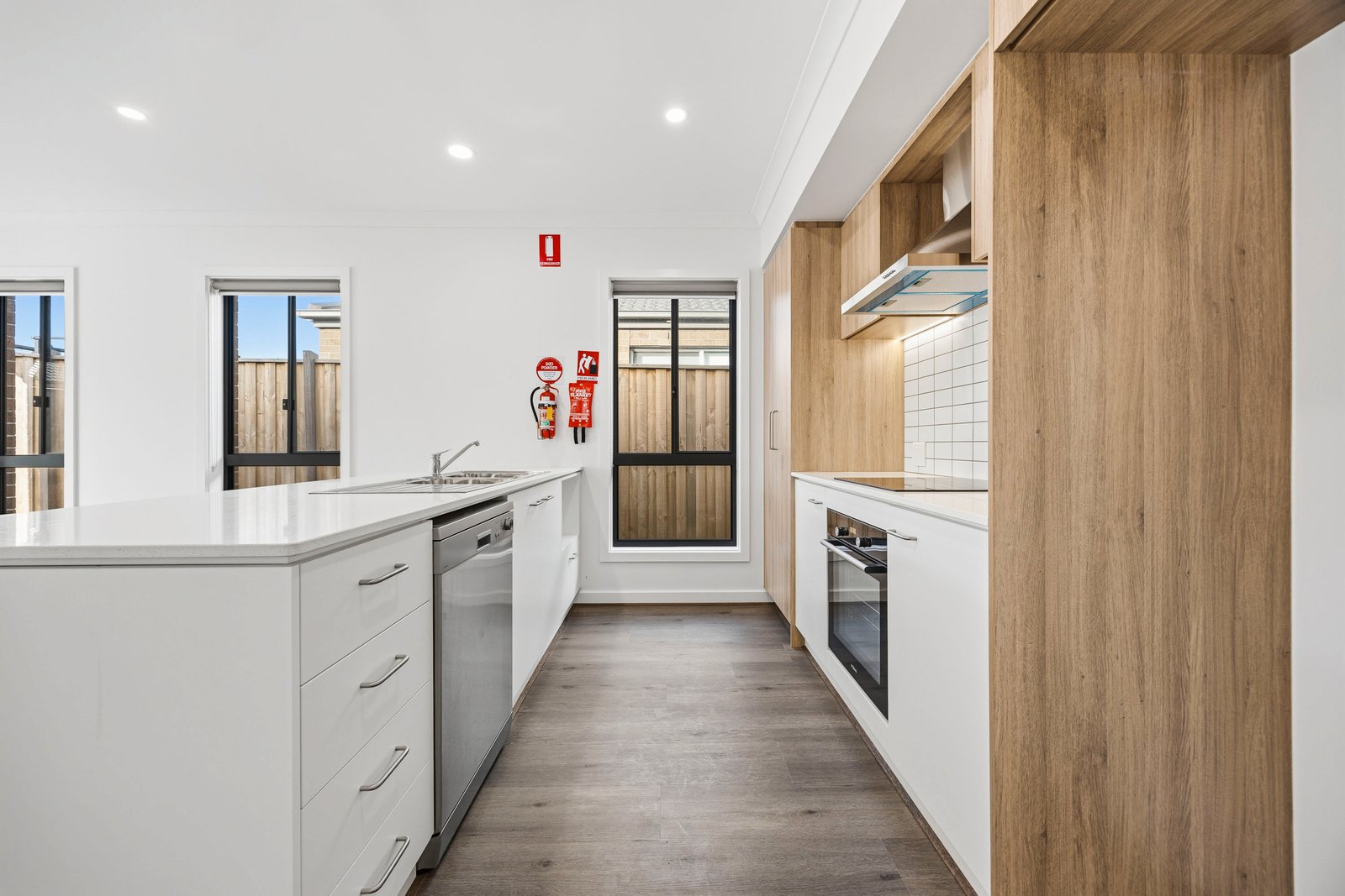 Gallery: 92 Elegante Rd