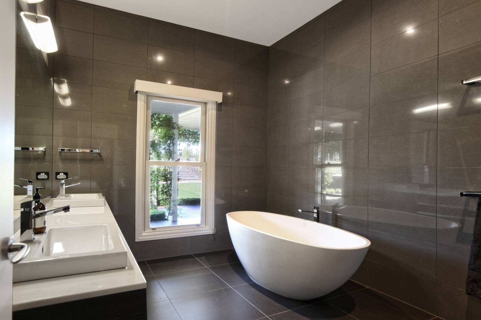 Real Estate and Property in 92 Embley Court, Romsey, VIC