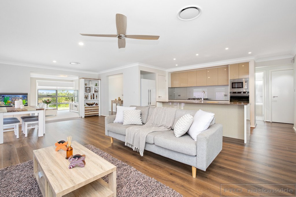 92 Emperor Parade CHISHOLM 8