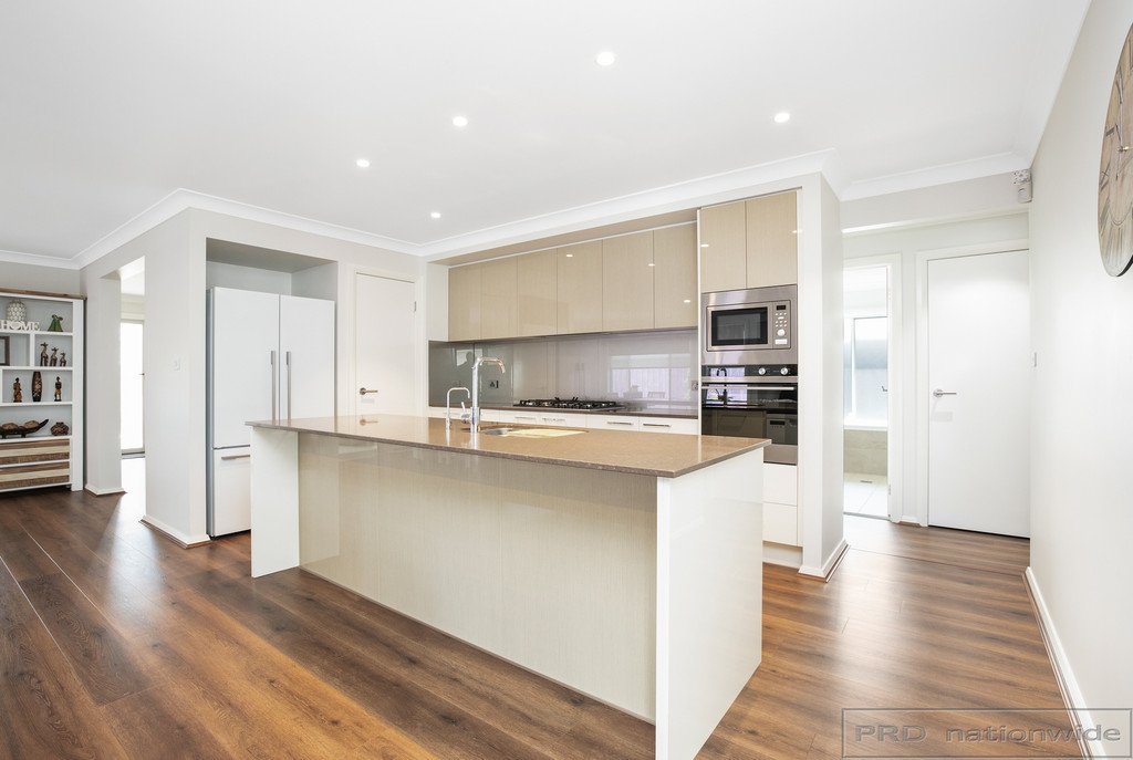 92 Emperor Parade CHISHOLM 9