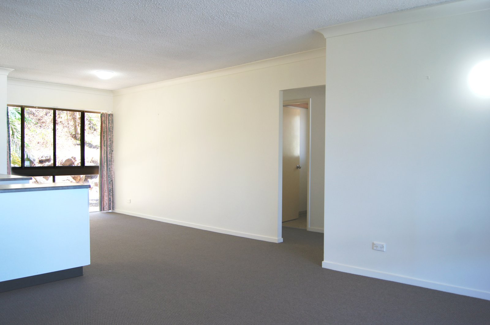 9/2 Eshelby Drive CANNONVALE 9
