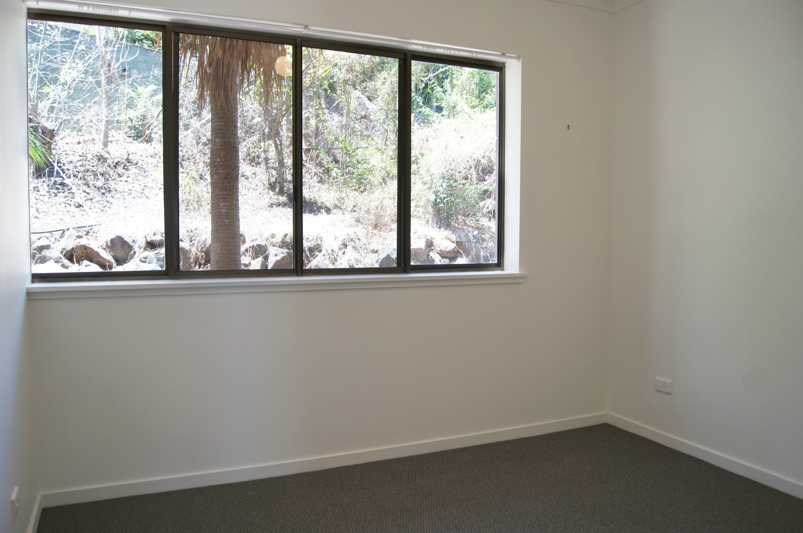 9/2 Eshelby Drive CANNONVALE 13