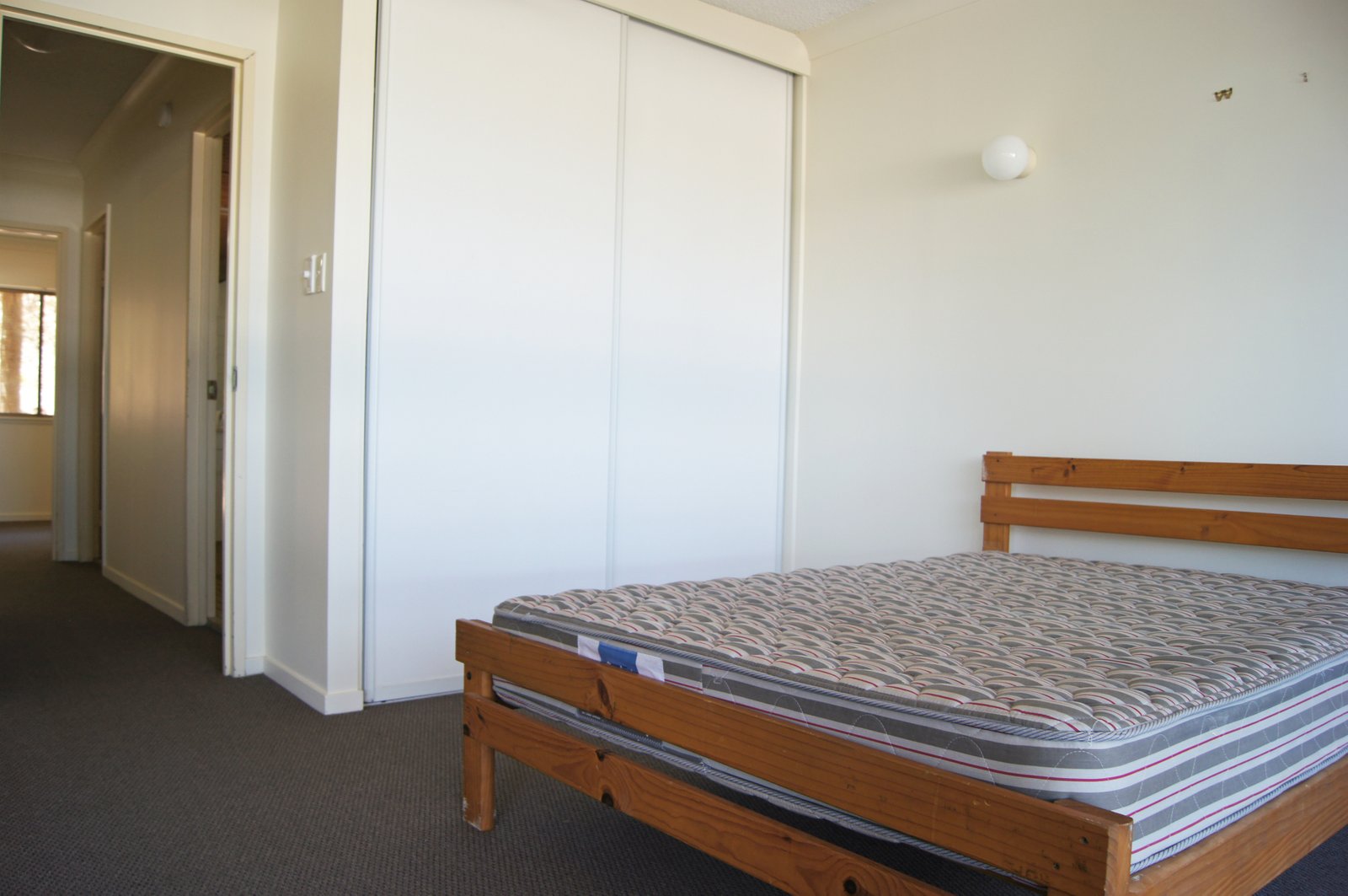 9/2 Eshelby Drive CANNONVALE 15