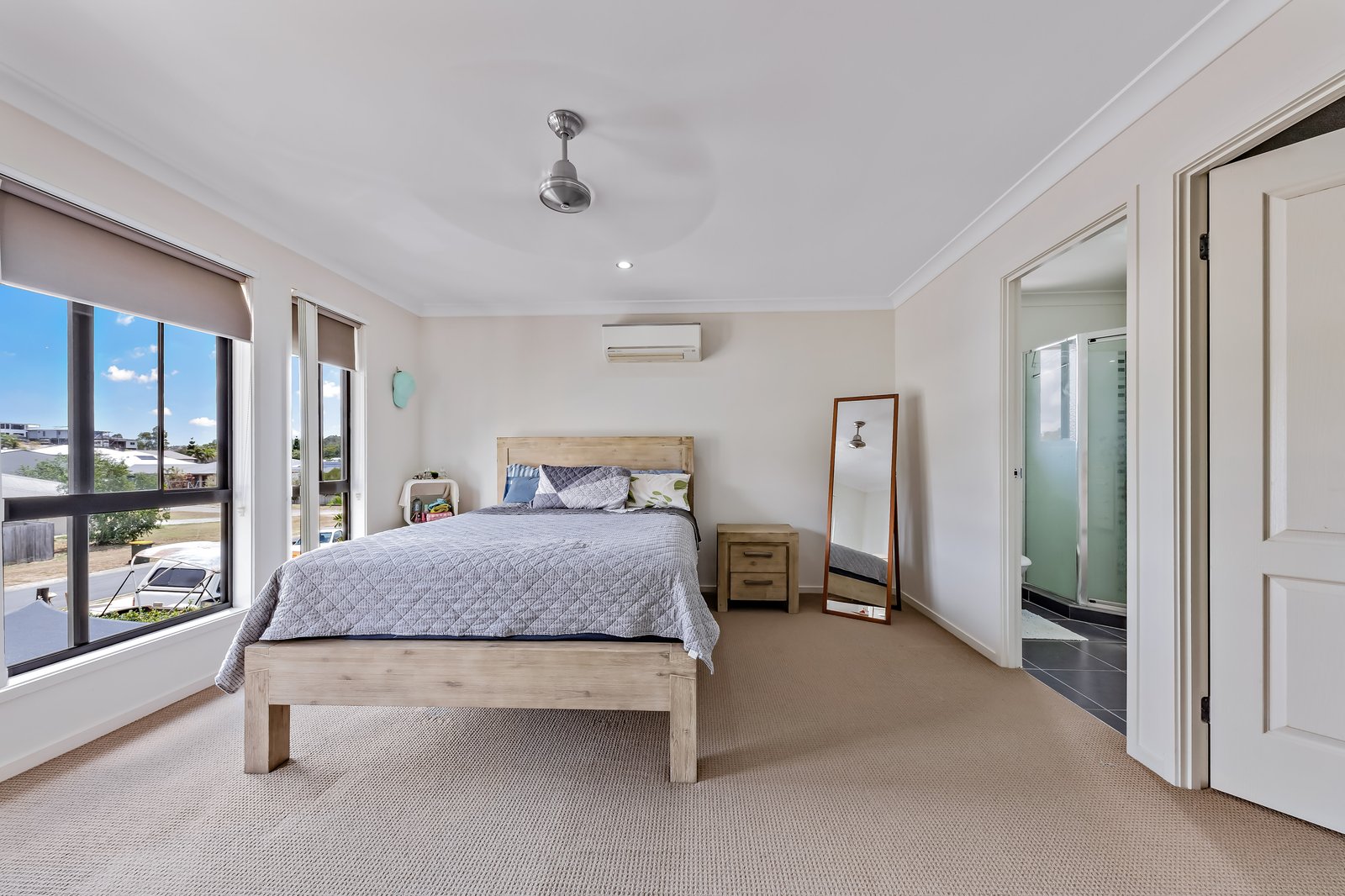 92 Fairweather Road CANNONVALE 4