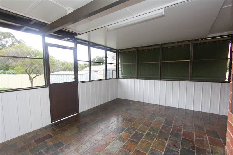 92 Fernleigh Road MOUNT AUSTIN 8