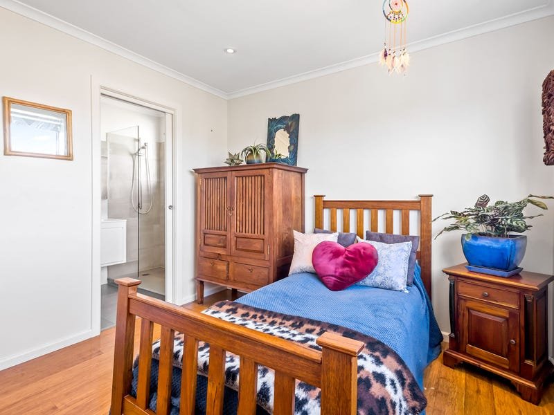Real Estate and Property in 9/2 Fiona Court, St Kilda, VIC