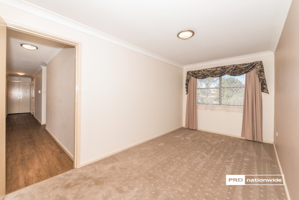 92 Kent Street TAMWORTH 9