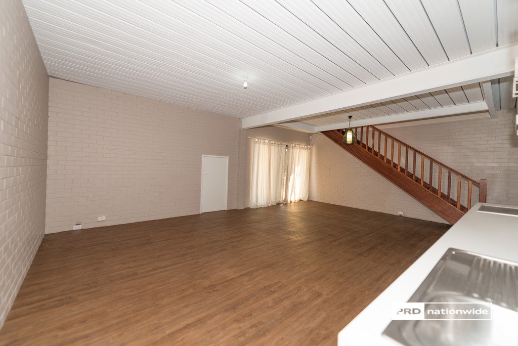 92 Kent Street TAMWORTH 18