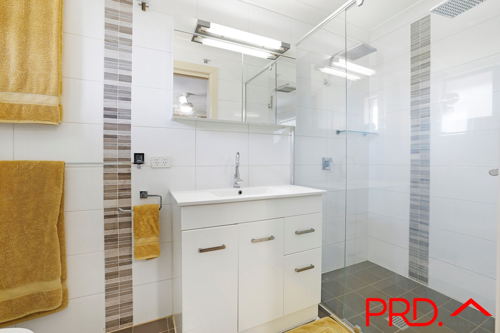 92 Kent Street TAMWORTH 9