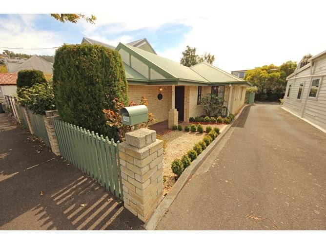 92 Lansdowne Crescent WEST HOBART 1