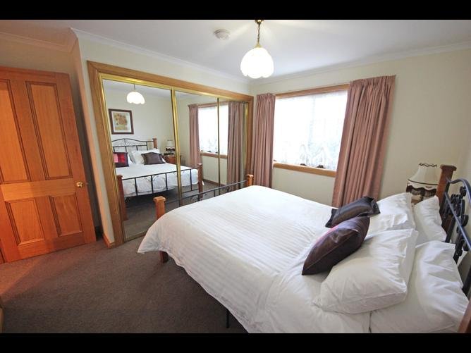 92 Lansdowne Crescent WEST HOBART 10