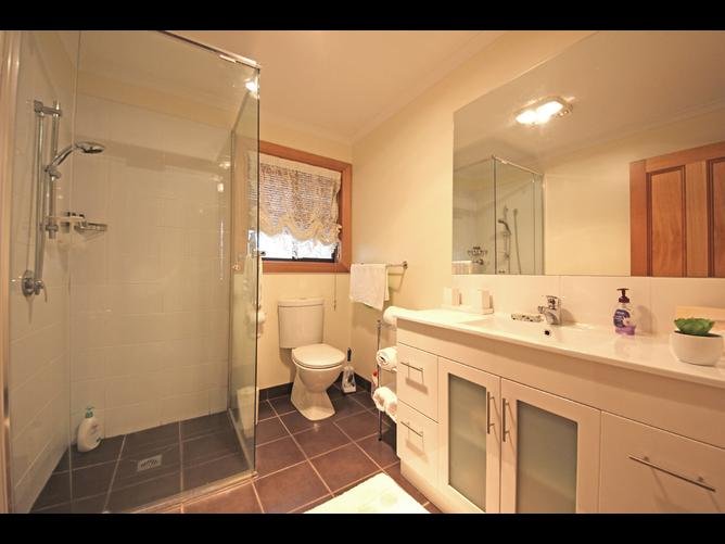 92 Lansdowne Crescent WEST HOBART 12