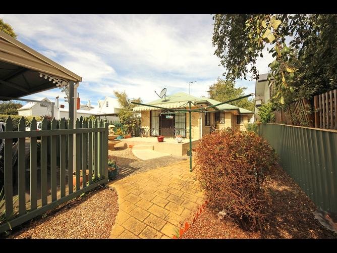 92 Lansdowne Crescent WEST HOBART 16