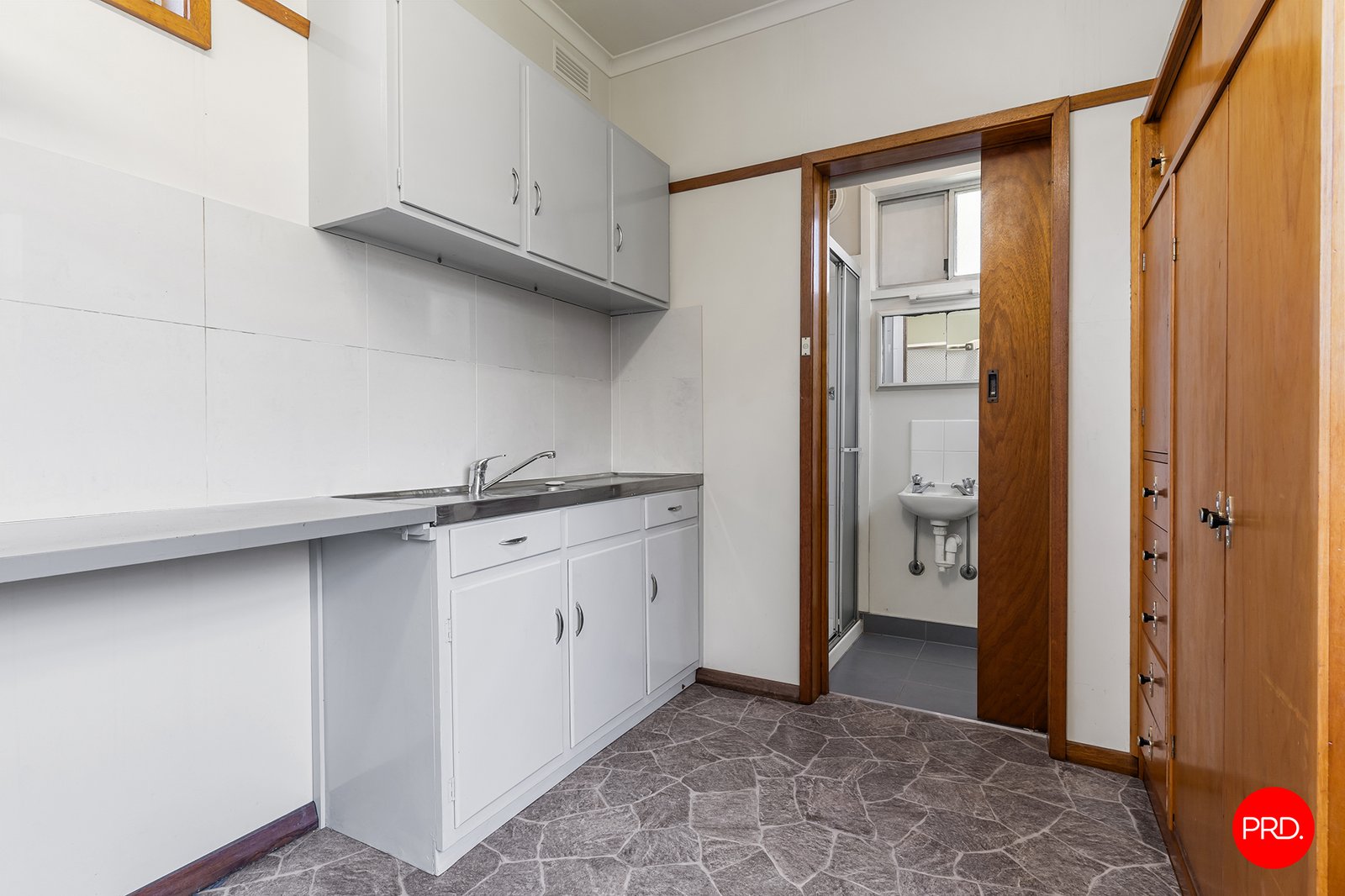 92 Neale Street KENNINGTON 16