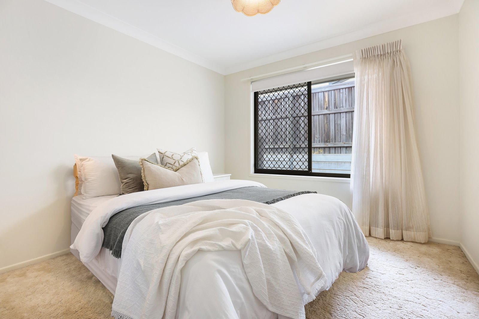 92 Parasol Street ASHMORE 10