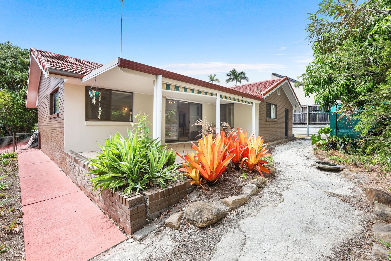 92 Parasol Street ASHMORE 14